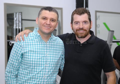 17102015 BUENOS MOMENTOS.  Agustín y Javier fueron captados en reciente evento social.