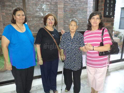 21102015 Ruth Medina, Rebeca Mansur, Blanca Domínguez, Marylola Vázquez  y Graciela Meza.