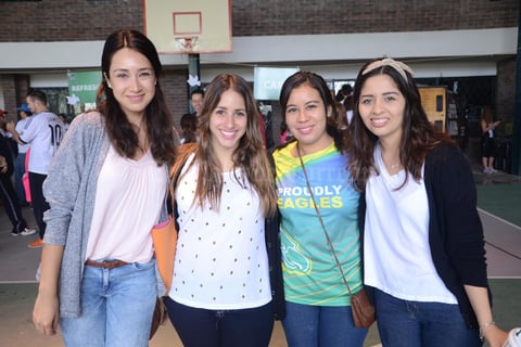 21102015 AMIGAS.  Sara, Karla, Laura y Karen.