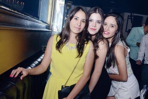 21102015 SE DIVIERTEN.  Pamela, Melissa y Maritere.