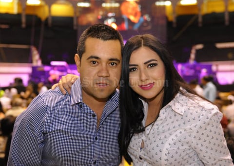 25102015 EN PAREJA.  Enrique Garay y Marichuy Tonche.
