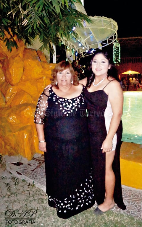 25102015 Patricia Chávez De La Torre y Teresita Macías Chávez.