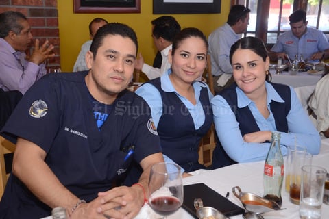 26102015 Andrés Durán, Cynthia Cassio y Ángela Diez.