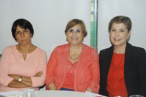 26102015 AMIGAS.  Flora Luz, María Estela y Adriana.