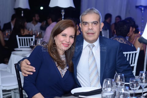 27102015 José Manuel Velasco Gutiérrez y señora.
