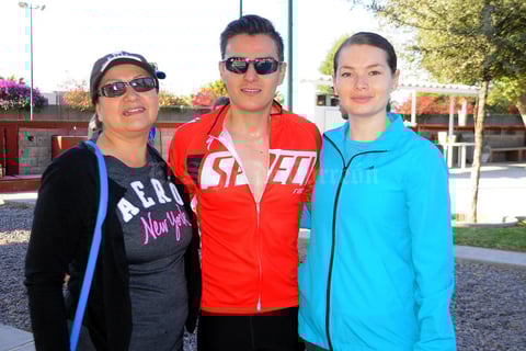 27102015 Carmen, Diego y Anahí.