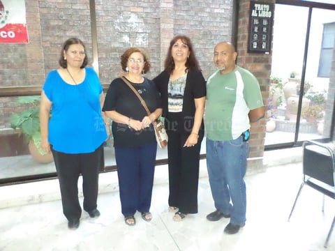 27102015 VELADA LITERARIA.  Esther, Aurora, Blanca y Gerardo.