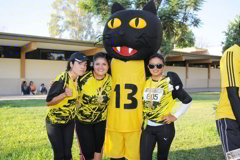 27102015 Alejandra, Jessica y Pedro Leal.