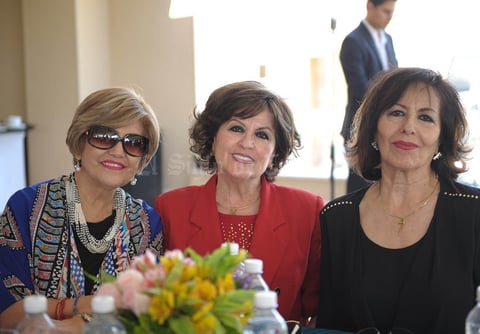 27102015 CONVIVEN.  Alicia, Momis y Martha,