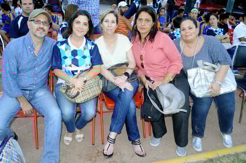 27102015 PARA LA FOTO.  Carlos Tirado, Patricia Paras, Ana Cecilia Ibarra, Elizabeth Ta Boschi y Esther de Martínez.