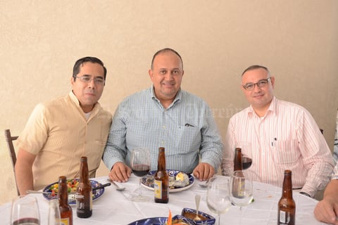 27102015 Daniel Morales, Marco Antonio Rivera y José Daniel Dorado.