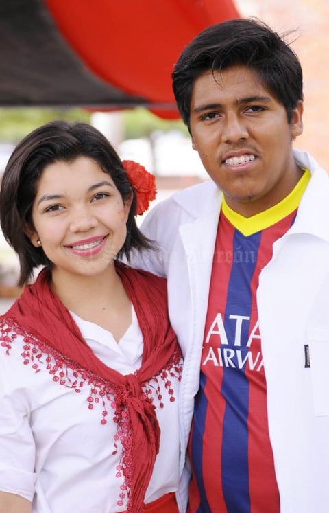 28102015 EN EVENTO ESCOLAR.  Sofía y Ramiro.
