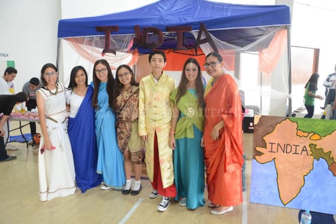 28102015 Gaby, Anahí, Ariatna, Sofía, Daniel, Marijose y Ximena.
