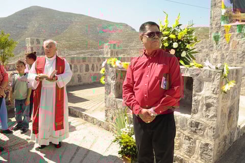 Monseñor se sumó a la celebración.