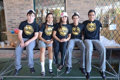 Fernando, Ana Paula, Isabela, Roberto y Jesús (planilla)