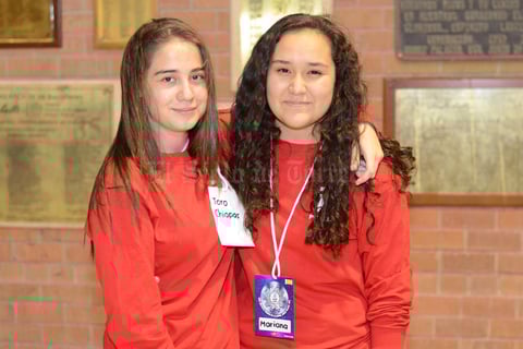 04112015 Karina y Mariana.