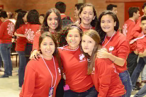 04112015 Susy, Karime, Aranza, María, Diana y Luisa.