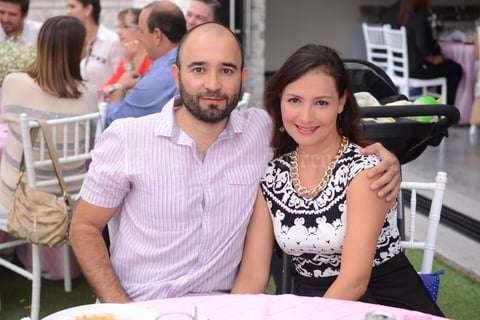 05112015 Aarón Navarro y Liliana Iturriaga.