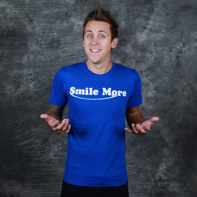 RomanAtwood gana, gracias a sus bromas, 2.5 mdd al año y divierte a 7.4 millones de suscriptores.