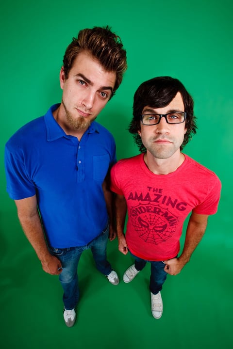 Rhett & Link/Rhett McLaughlin y Charles Lincoln Neal III son unos comediantes con 3.8 millones de suscriptores y ganancias anuales por 4.5 millones de dólares.