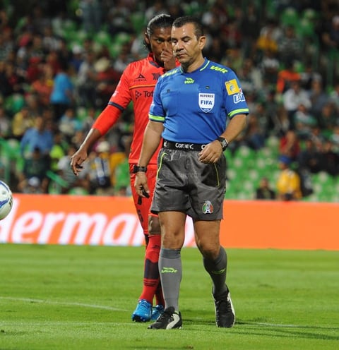 El árbitro Paul Delgadillo dejó escapar una pena máxima a favor de Morelia.
