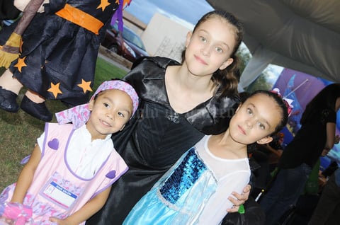 09112015 Laurencia, María Daniela y Paulina.
