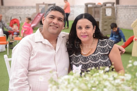 10112015 EN RECIENTE EVENTO.  Gabriel y Celia.
