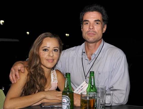 16112015 EN PAREJA.  Aracely y Raúl.