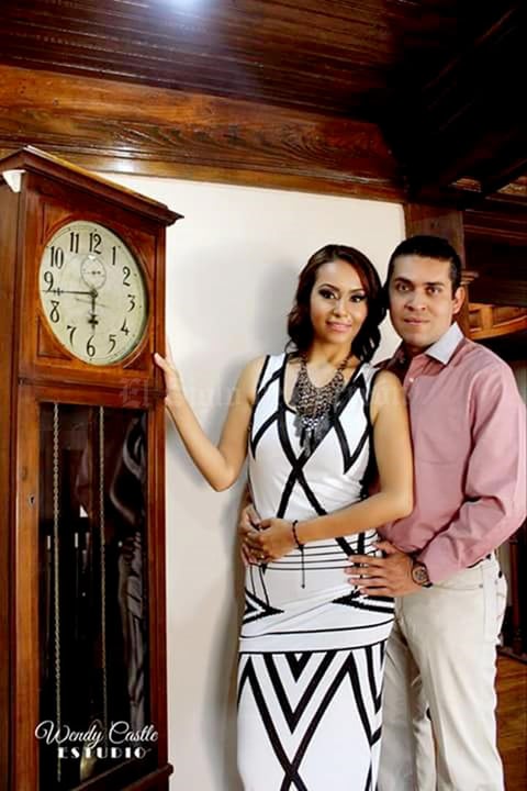 21112015 Lic. Laura Iveth Nájera López y Lic. Guillermo Juárez Gámez.- Wendy Castle Estudio