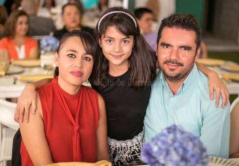 Edith, Regina y Luis