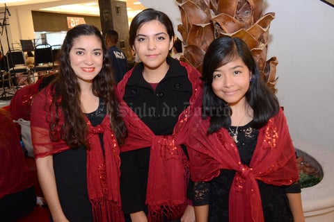 26112015 Ana, Karla y Alondra.