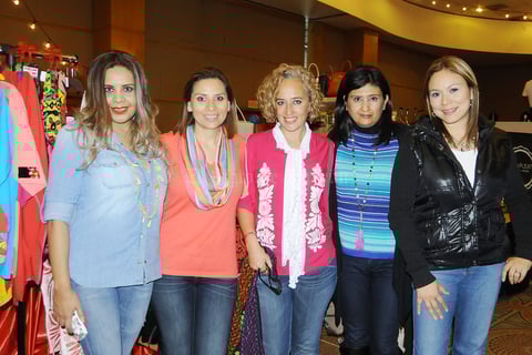 Nina Ríos, Claudia Luján, Lorena Luévano, Lolis Márquez y Cristina Martínez