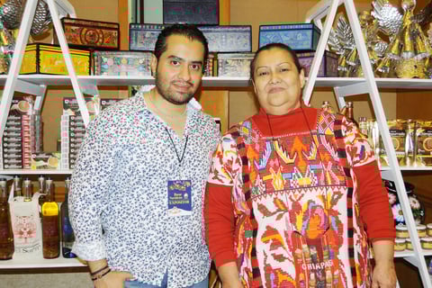 Rogelio Astudillo y Estefanía Gómez