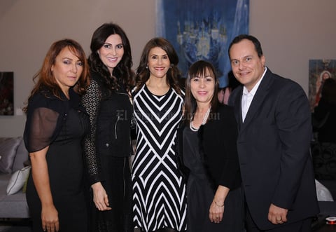 Kenia, Sonia, María Angélica y Rodolfo, organizadores, con la expositora Ana Fuentes
