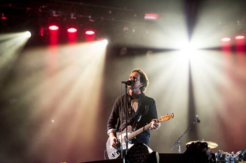 Sin tener grupo para abrir su presentación, la banda de grunge y rock salió al escenario a las 20:47 horas y entre su primer repertorio entonó Pendulum, Do the evolution, Garden y Even Flow.