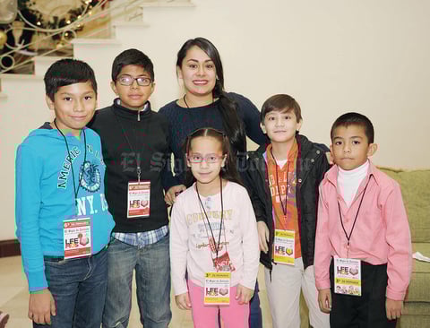 29112015 EVENTO DE LECTURA.  Jonathan, Elías, Allison, Mabel, Anahí, Alex y Carlos.