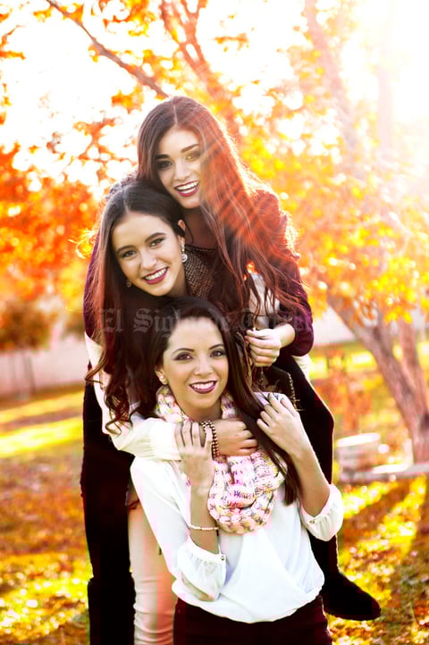 María Elisa, Anilú y Valeria 3
