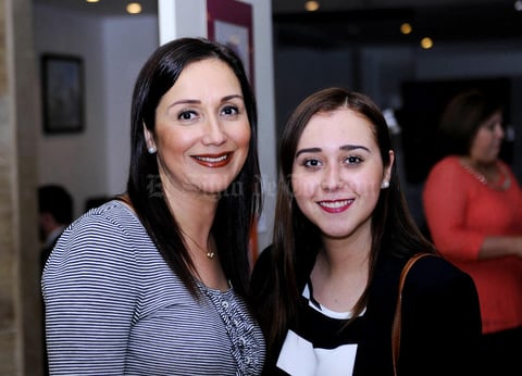 03122015 Laura y Ana Laura.