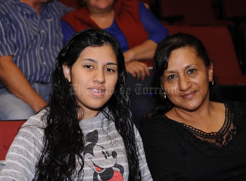 04122015 Enrique Ruiz, Estela Torres y Perla García.