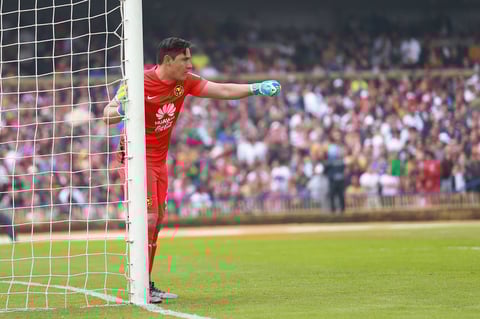 El portero del América, Moisés Muñoz, denunció actos racistas de Darío Verón contra Carlos Darwin Quintero.