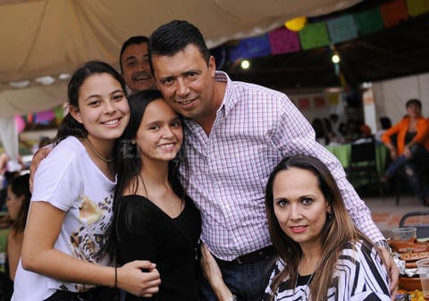 08122015 Jocelyn, Mayka, Marco y Ana.
