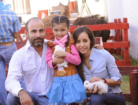Con sus papás, Luis Armendáriz y Ana Paty del Valle