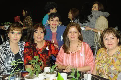Edna, Martha, Silvia, Rosy y Adry
