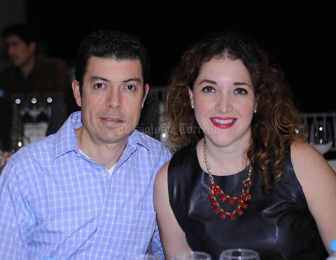 José Arturo Flores y Jessica Sotoluján