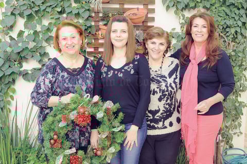 11122015 JARDINERAS.  Tita, Elena, Yola y José.