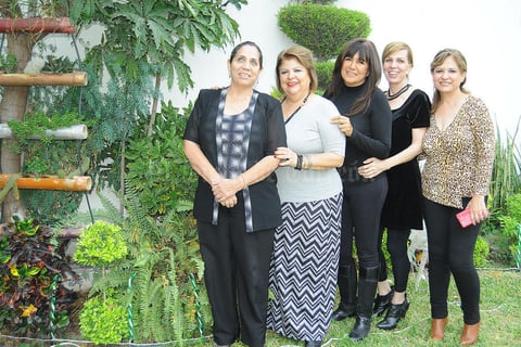 10122015 Gina, Lupita, Flor, Angie y Quetita.