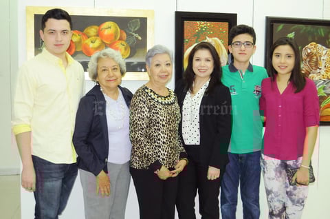 14122015 ASISTEN A INAUGURACIóN DE EXPO PICTóRICA.  Héctor, Alicia, Gloria, Gabriela, Santiago y Natalia.