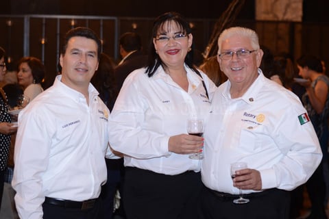 12122015 Luis Gerardo Márquez, Gaby de la Torre y Julio Castañeda.