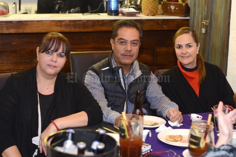 15122015 Ivonne, Gabriel y Tatis.