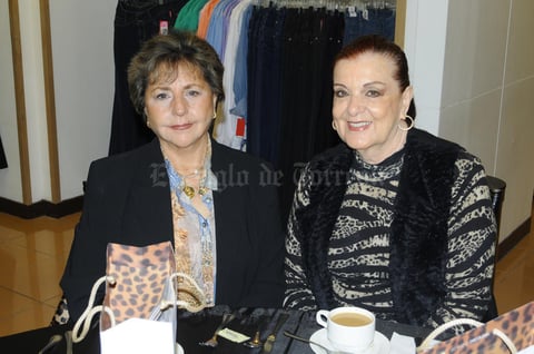 12122015 Magaly y Rosy.